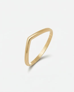 Anel Aparador Liso V em Ouro
