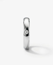 Aliança Abaulada 4mm em Prata com Zircônia