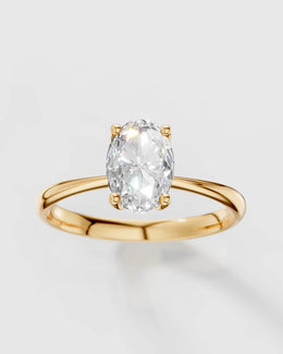 Anel de Noivado Amore em Moissanite Oval