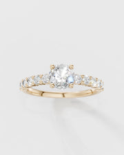 Anel de Noivado Darling Cravejado em Moissanites