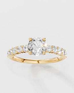Anel de Noivado Darling Cravejado em Moissanites
