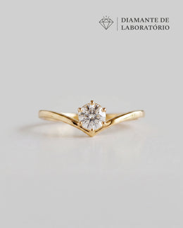 Anel de Noivado Crown V em Ouro 18K com Diamante de Laboratório 0,5 ct