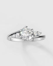 Anel de Noivado Eternity em Moissanites Cravejadas