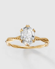 Anel de Noivado Lili em Ouro 18K com Moissanite central