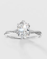 Anel de Noivado Lili em Ouro 18K com Moissanite central