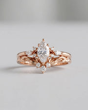 Conjunto Fleur Anel de Noivado e Aparador em Ouro 18K e Moissanites